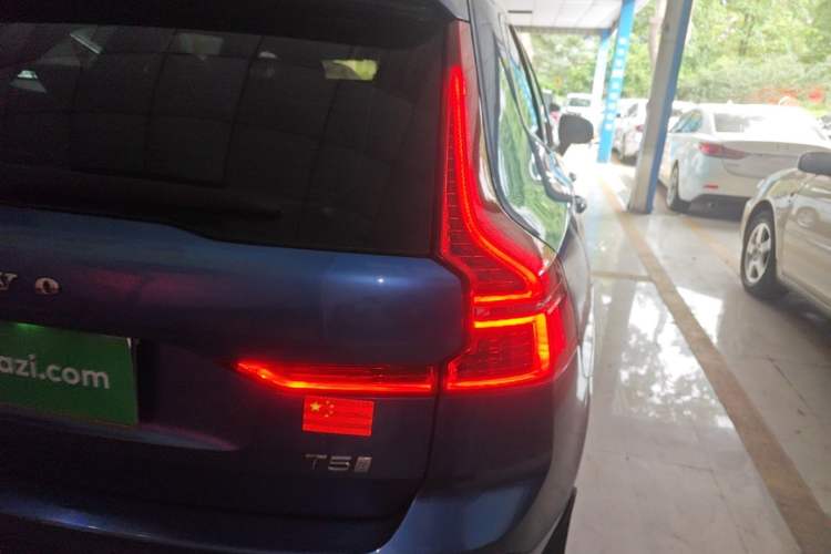 Used Volvo XC60 2018 T5 4x4 Smart & Sporty Edition
