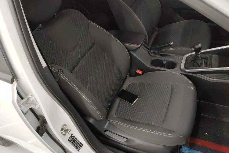 Used Wuling Alvez 2022 1.5L Manual Free-Style Model