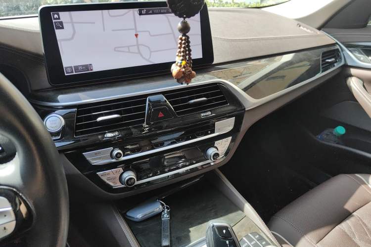 Used BMW 5 Series 2022 Restyled 525Li Luxury Package
