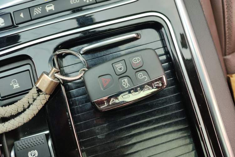 Used Jaguar XFL 2019 XFL 2.0T 250 PS Two-Wheel-Drive Luxury Edition Vehicle Key