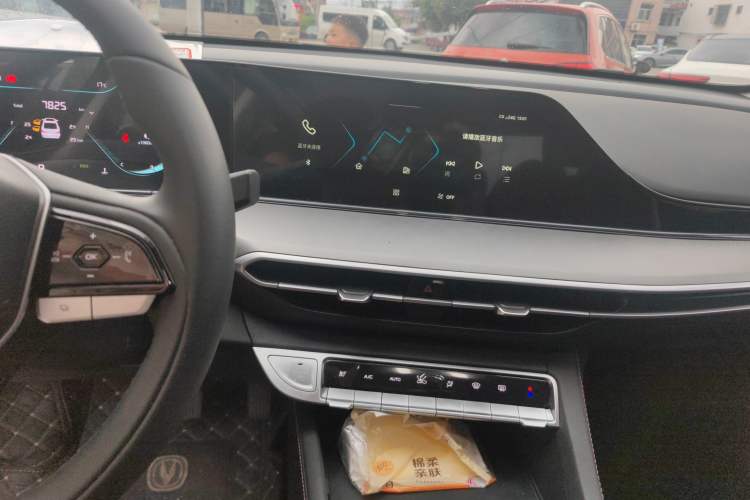 Used CHANGAN Eado 2023 Changan Edition PLUS Blue Whale NE 1.4T GDI DCT Prestige Version Audio And AC Panel