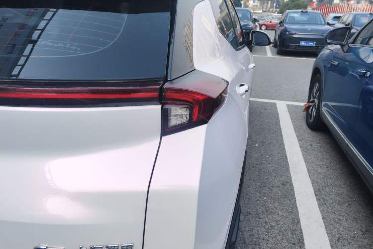 Used Buick Velite 7 2022 652E Connected Smart Version
