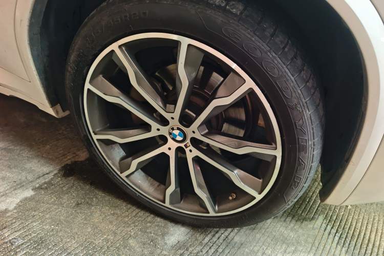 Used BMW X3 2021 xDrive28i M Sport Package Right Front Wheel Hub
