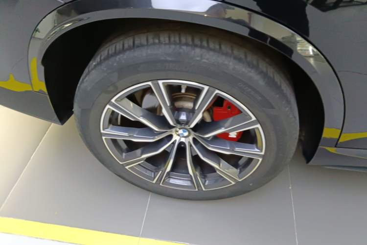 Used BMW X5 2022 Restyled xDrive 30Li Luxury Version M Sport Package
