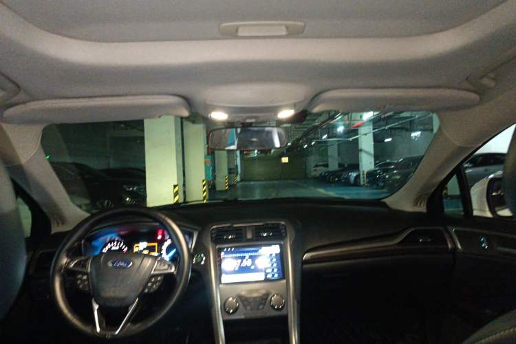 Used Ford Mondeo 2018 EcoBoost 180 Fashion Edition Headliner