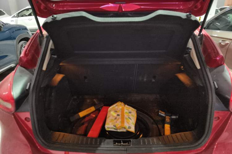 Used Ford Focus 2015 Hatchback 1.6L Automatic Fashion Edition
