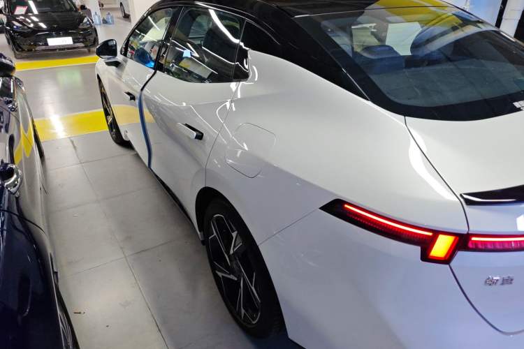 Used Lynk & Co 07 2024 EM-P 126 Long-Range Halo