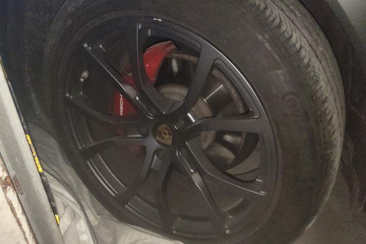 Used Porsche Cayenne 2023 Cayenne 3.0T Right Front Wheel Hub