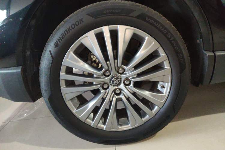 Used Toyota Harrier 2022 2.0L CVT Two-Wheel Drive Deluxe Edition