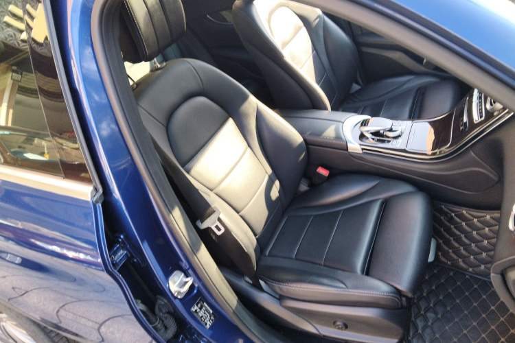 Used Mercedes-Benz GLC 2017 GLC 260 4MATIC Dynamic Edition
