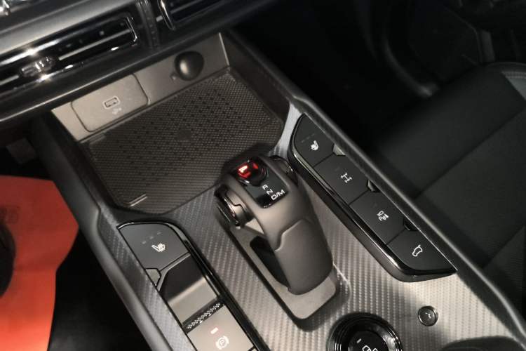 Used Haval H Dog 2023 2.0T All-Wheel-Drive Chaoye Plus Gear Lever