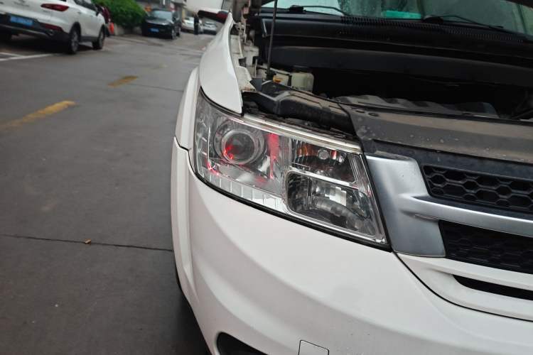 Used Fiat Freemont 2012 2.4L Comfort Edition Right Front Headlight