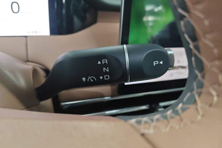 Used Wuling Bingo S 2025 Model 325km Deluxe Edition Gear Lever