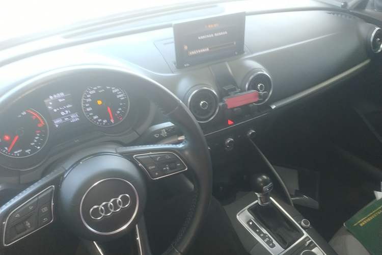 Used Audi A3 2018 30th Anniversary Edition Sportback 35 TFSI Ambition Model Center Console