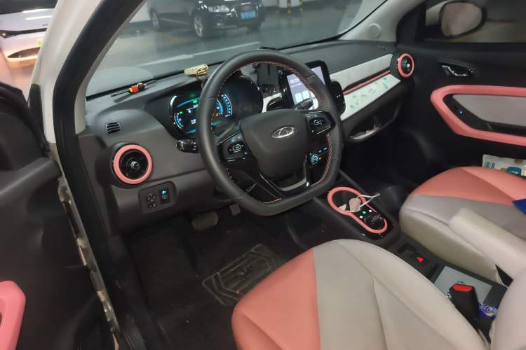 Used Chery Little Ant 2022 Sweet Pink Edition Full Sugar Version Lithium Iron Phosphate 29.2 kWh 30 kW 301 km