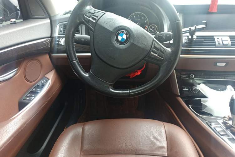 Used BMW 5 Series GT 2015 528i Leading Model