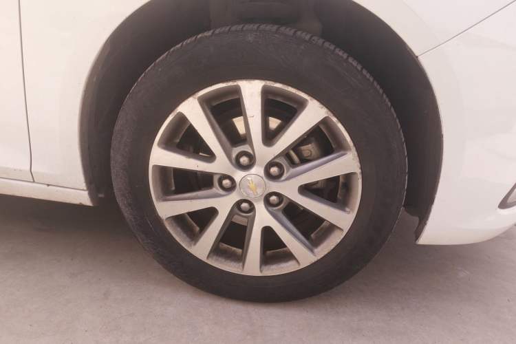 Used Chevrolet Malibu 2018 530T Automatic Luxury Edition Right Front Wheel Hub