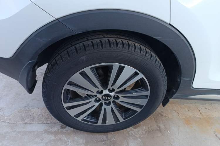 Used Kia Sportage R 2015 2.0L Automatic Two-Wheel Drive DLX Model
