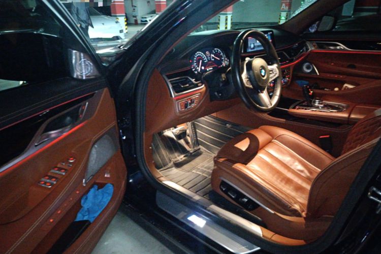 Used BMW 7 Series 2018 740Li xDrive Luxury Edition M Sport Package Interior 3