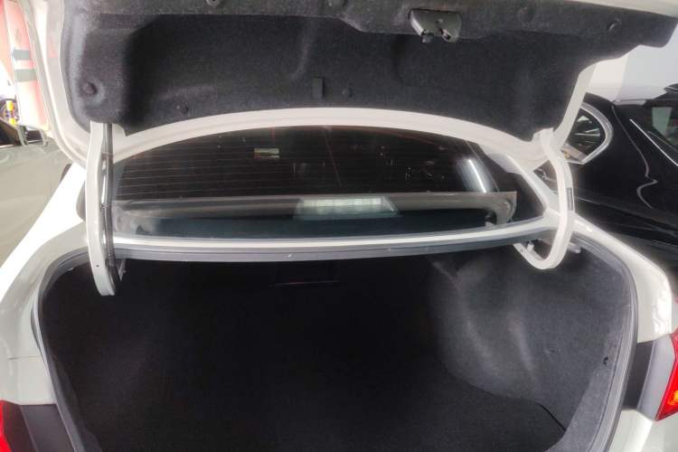 Used Nissan Sylphy 2021 Classic 1.6XL CVT Luxury Edition Trunk