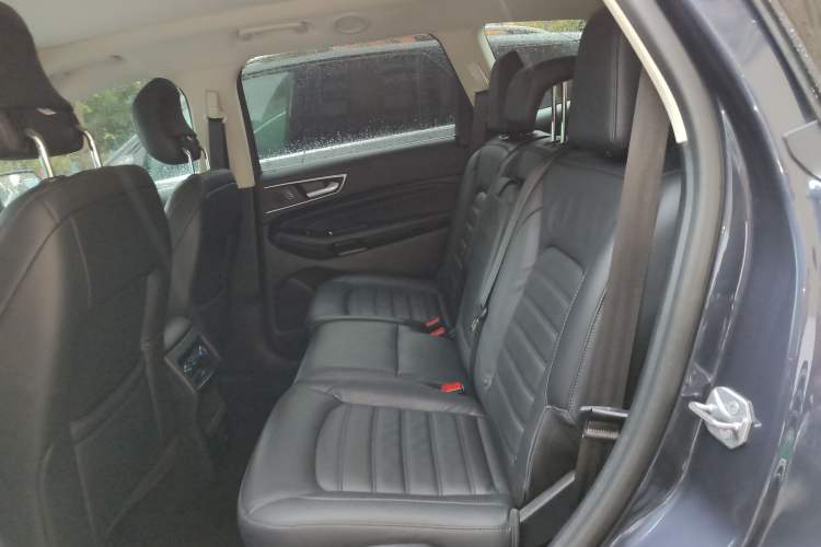 Used Ford Edge 2020 EcoBoost 245 Two-Wheel Drive Titanium 7-Seater
