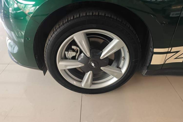 Used ORA Good Cat 2021 400km Standard Range Athena Edition Lithium Iron Phosphate Left Front Wheel Hub