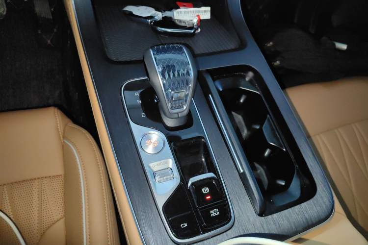 Used GAC Trumpchi GS8 2025 Linghang Series 2.0 TGDI Two-Wheel-Drive Luxury Edition 5 Seats