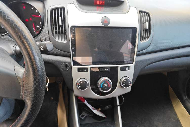 Used Kia Forte 2014 1.6L MT GL Audio And AC Panel