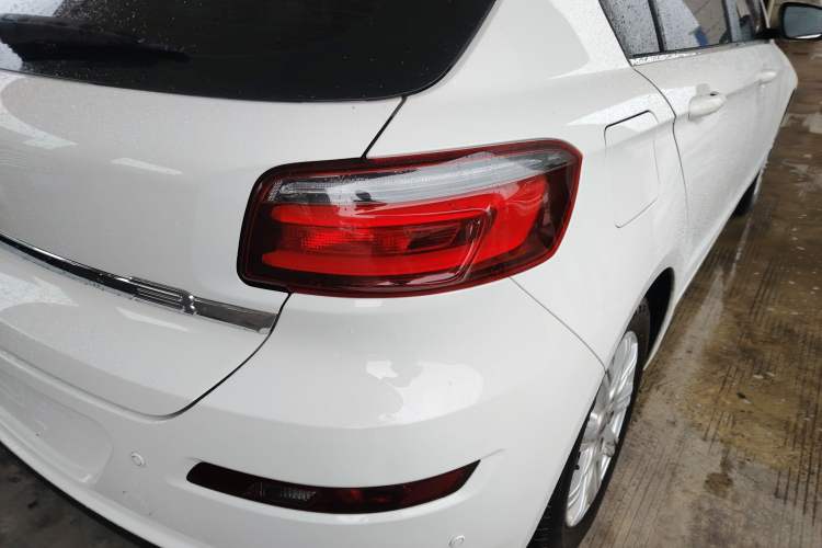 Used Qoros 3 2017 Hatchback 1.6L Automatic Zhiyue Model