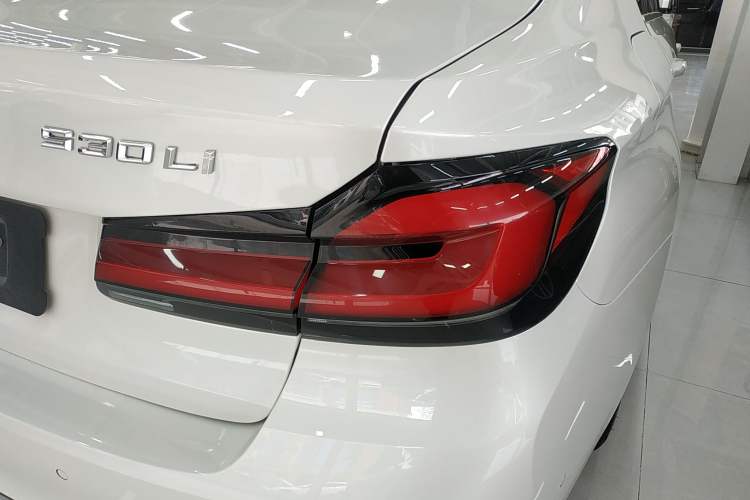 Used BMW 5 Series 2022 Second Facelift 530Li Luxury Edition Premium Package
