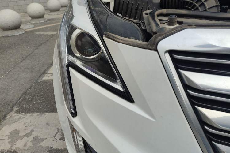 Used Cadillac XT5 2018 25T Luxury Model
