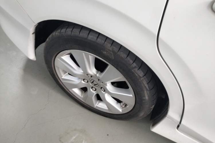 Used Honda Jade 2013 1.8L automatic Comfort version 5 seats