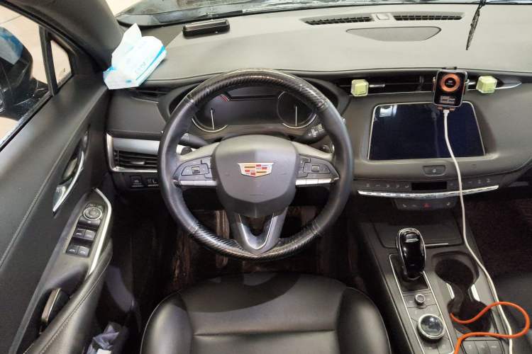 Used Cadillac XT4 2021 28T Two-Wheel Drive Leading Version
