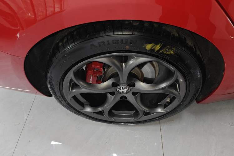 Used Alfa Romeo Giulia 2017 2.0T 200HP Elite Edition Exterior 5