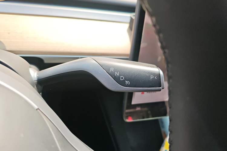 Used Tesla Model Y 2022 Rear-Wheel-Drive Version
