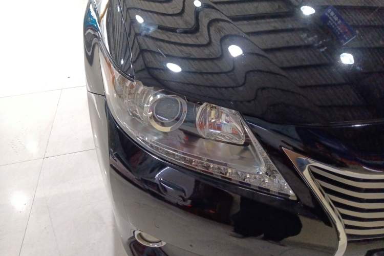 Used Lexus ES 2013 300h Elite Edition