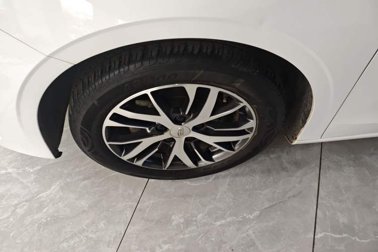 Used Geely Auto Emgrand 2023 4th Generation Champion Edition 1.5L CVT Luxury Model Left Front Wheel Hub