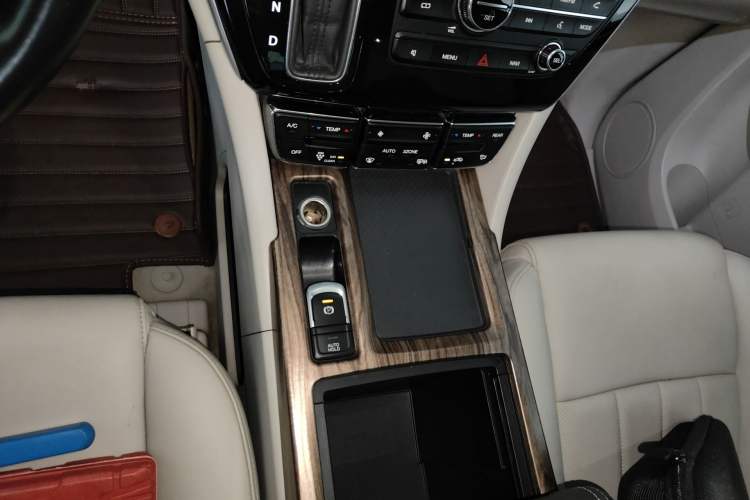 Used GAC Trumpchi M8 2018 320T Luxury Edition
