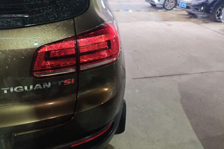 Used Volkswagen Tiguan L 2015 1.8TSI Manual Two-Wheel-Drive Limited Edition