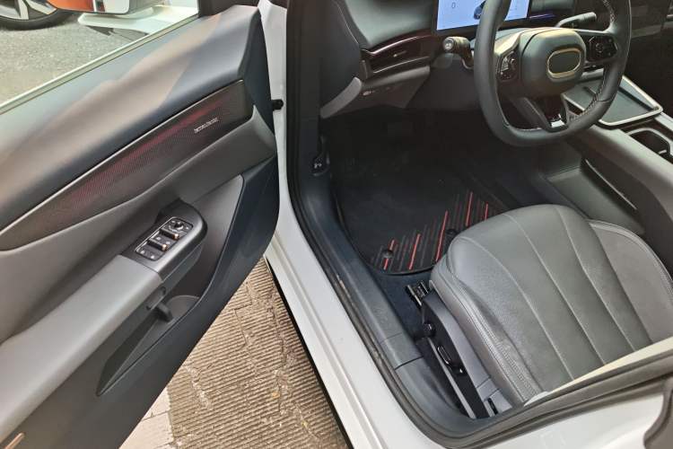 Used Lynk & Co 07 2024 EM-P 126 Long-Range Ultra