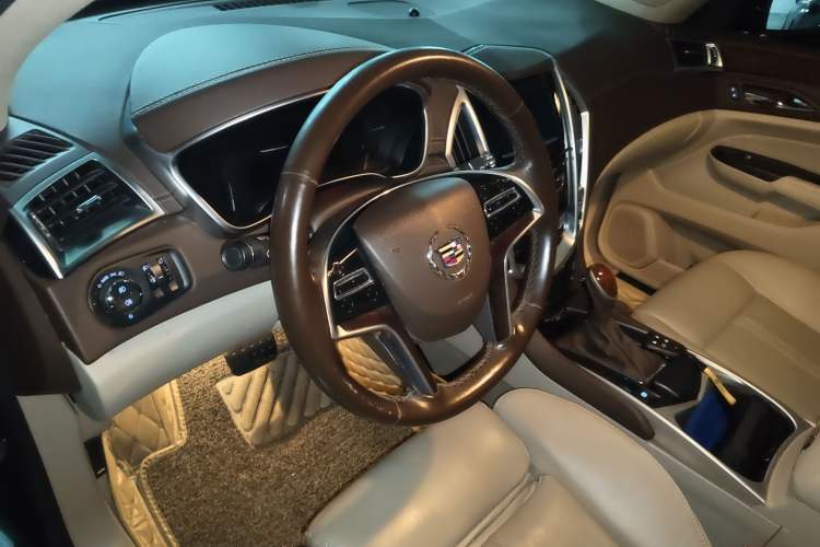 Used Cadillac SRX 2015 3.0L Elite Model
