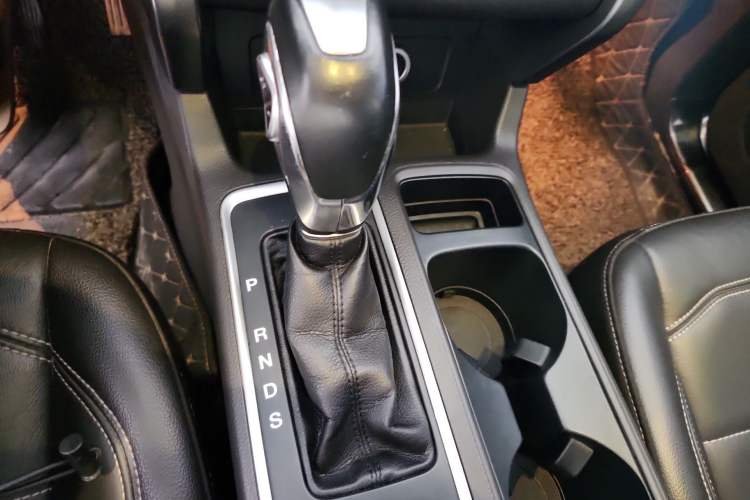 Used Ford Kuga 2018 EcoBoost 180 Two-Wheel-Drive Platinum Edition
