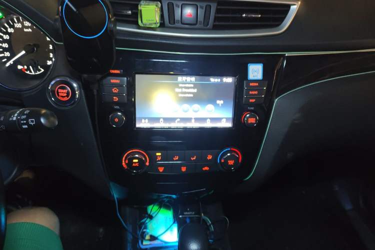 Used Nissan Qashqai 2017 2.0L CVT Luxury Edition China VI Standard Audio And AC Panel