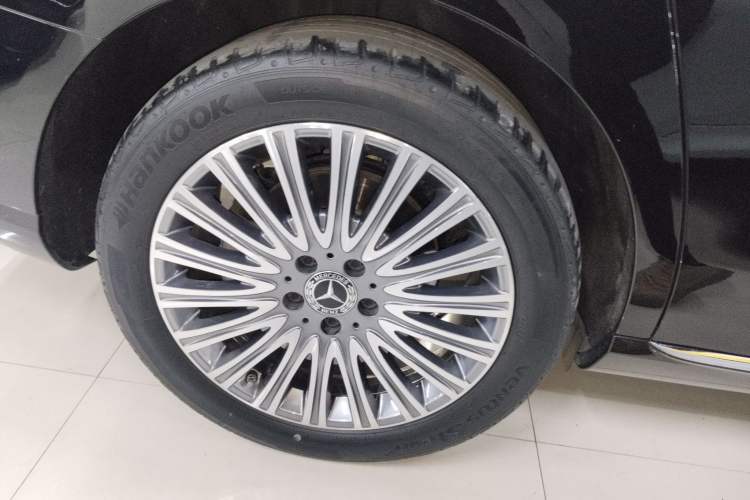 Used Mercedes-Benz E-Class 2023 Updated E 300 L Fashion Edition
