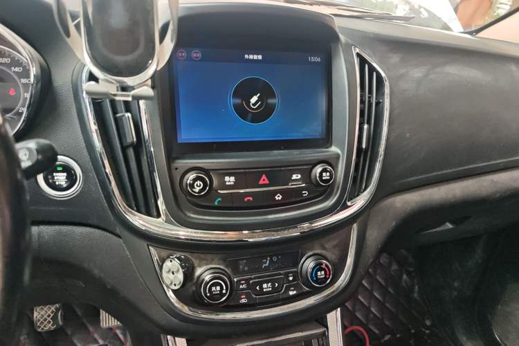 Used Baojun 560 2015 1.8L manual luxury version