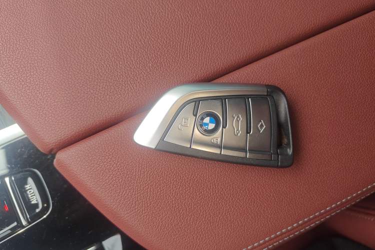 Used BMW 5 Series 2022 Restyled 530Li Leading Edition M Sport Package Vehicle Key