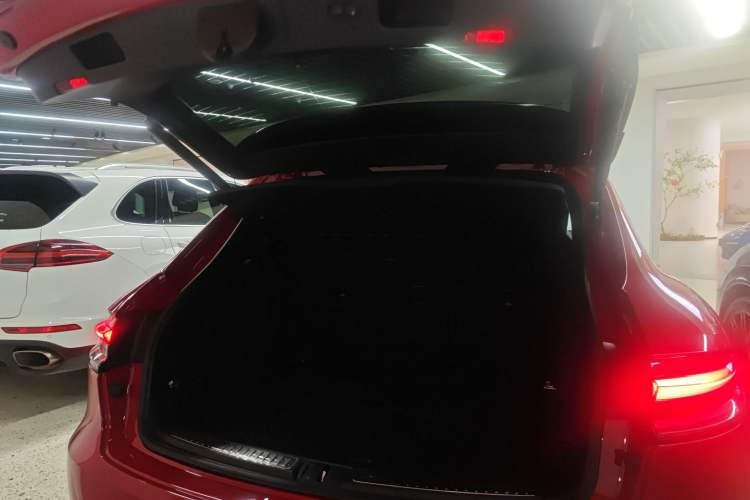 Used Porsche Macan 2018 Macan 2.0T