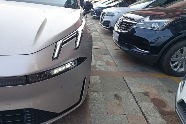 Used Lynk & Co 07 2024 EM-P 126 Long-Range Halo
