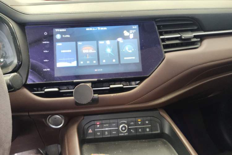 Used Haval F7 2020 2.0T All-Wheel Drive iJoy Audio And AC Panel