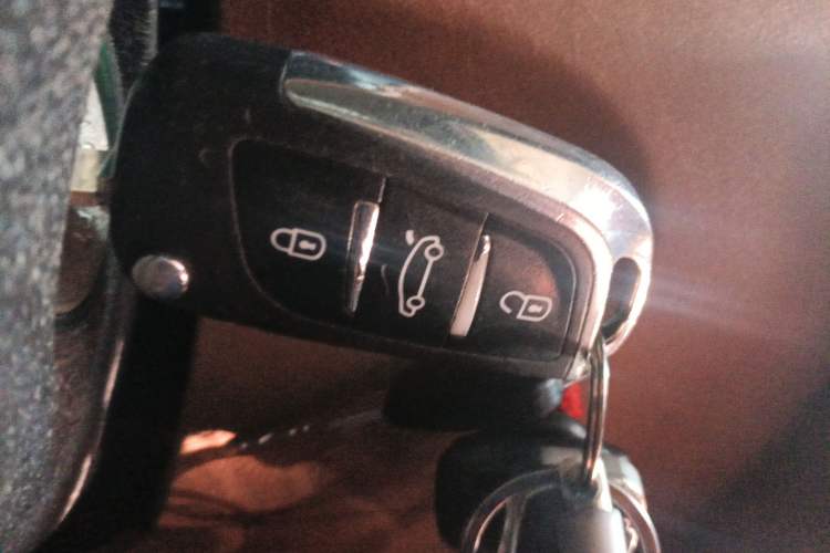 Used Higer Longwei 2015 2.8T Diesel Manual Two-Wheel Drive Big Double Classic Edition JE493
